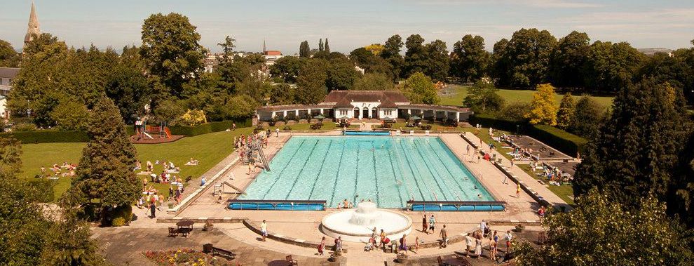 A classic view of Sandford Parks Lido in Cheltenham which was built in 1935 and boasts an Olympic-sized 50m main pool.